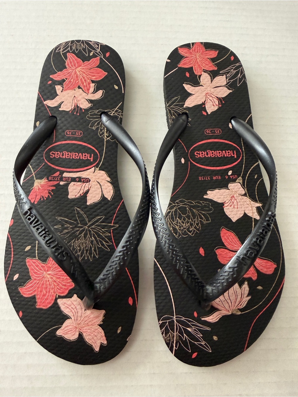 Havaianas Flip Flops Black With Floral Footbed Women’s Sandals Size 6 NWOB - Picture 3 of 5